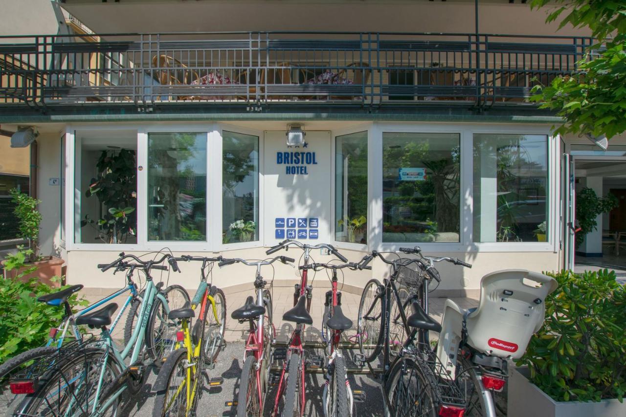 Hotel Bristol Misano Adriatico Εξωτερικό φωτογραφία