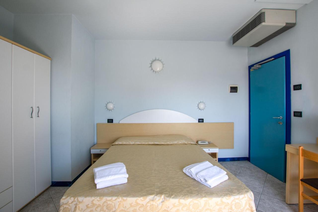 Hotel Bristol Misano Adriatico Εξωτερικό φωτογραφία