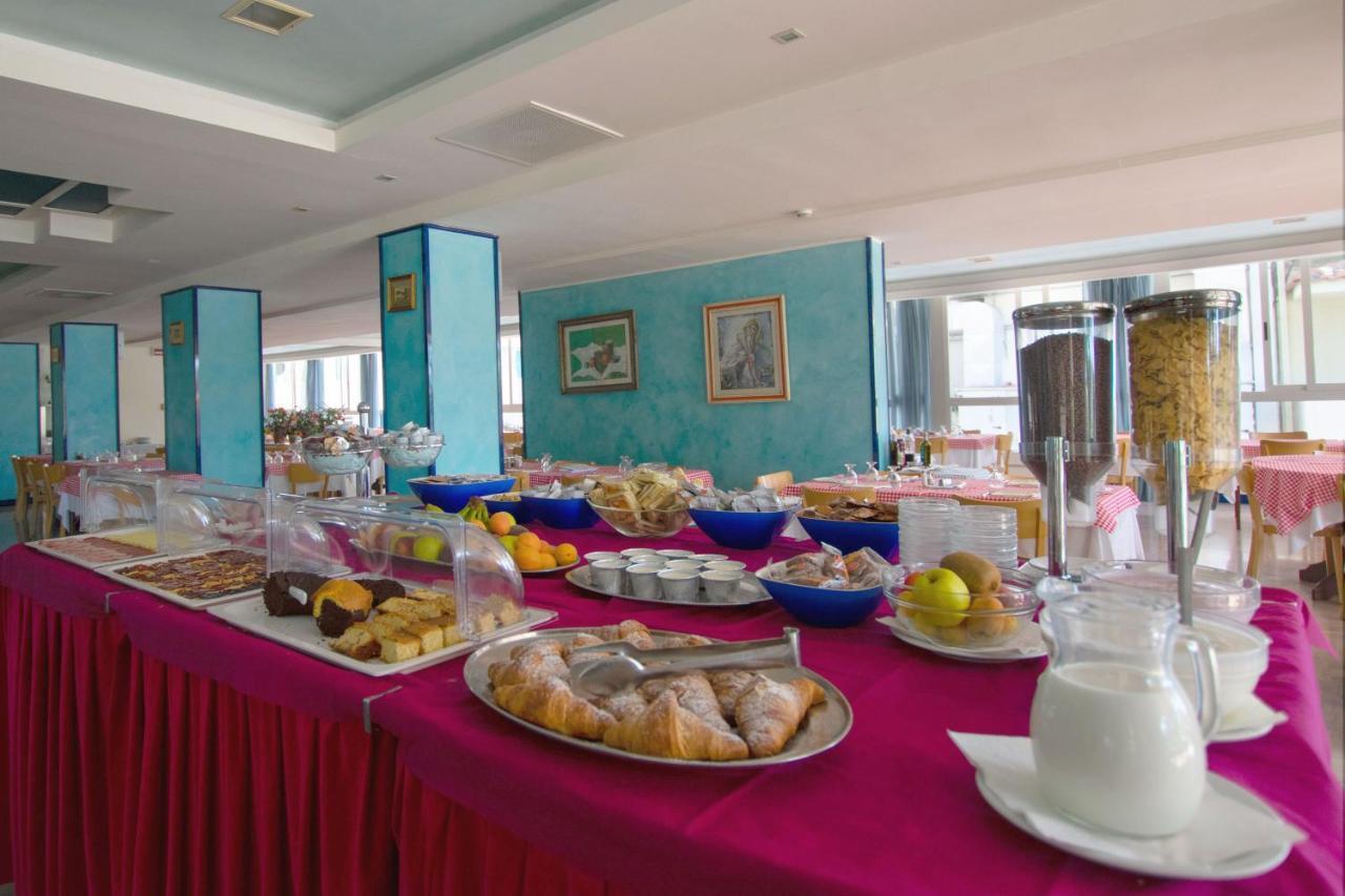Hotel Bristol Misano Adriatico Εξωτερικό φωτογραφία