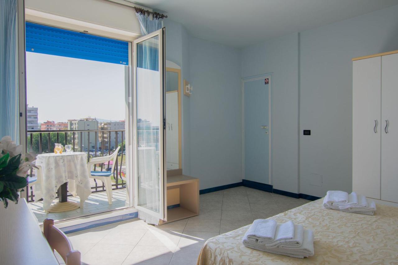 Hotel Bristol Misano Adriatico Εξωτερικό φωτογραφία