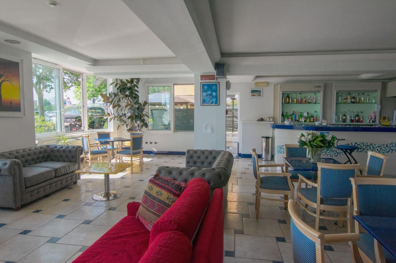 Hotel Bristol Misano Adriatico Εξωτερικό φωτογραφία