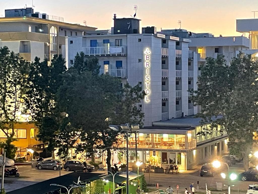 Hotel Bristol Misano Adriatico Εξωτερικό φωτογραφία