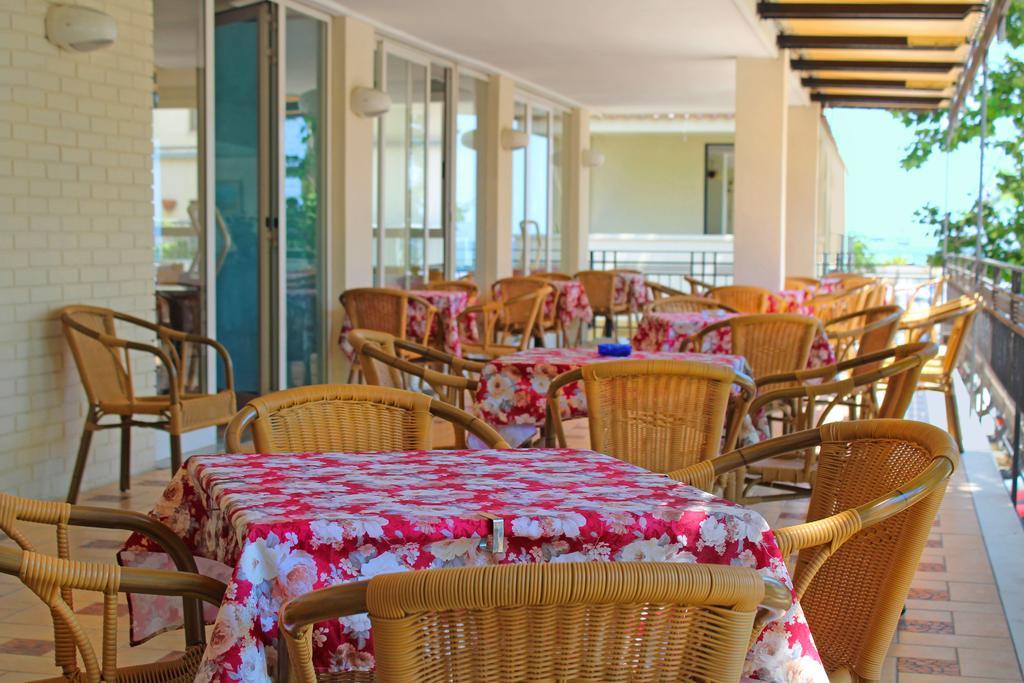 Hotel Bristol Misano Adriatico Εξωτερικό φωτογραφία