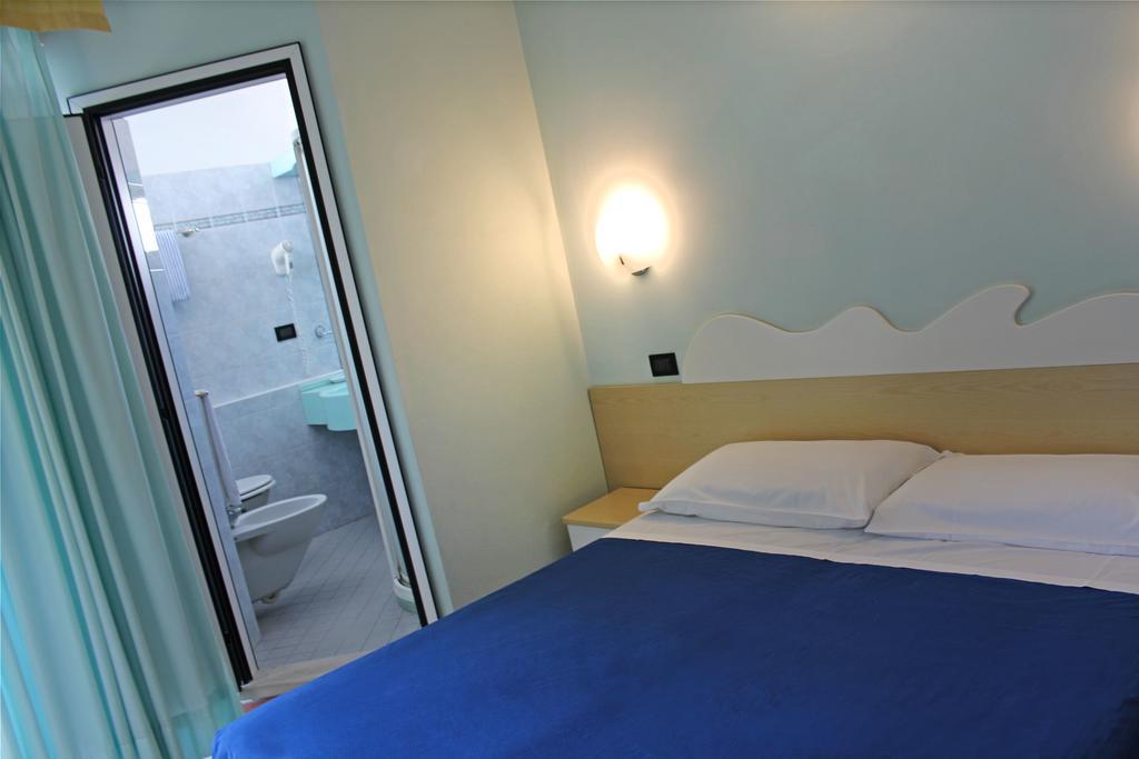 Hotel Bristol Misano Adriatico Εξωτερικό φωτογραφία