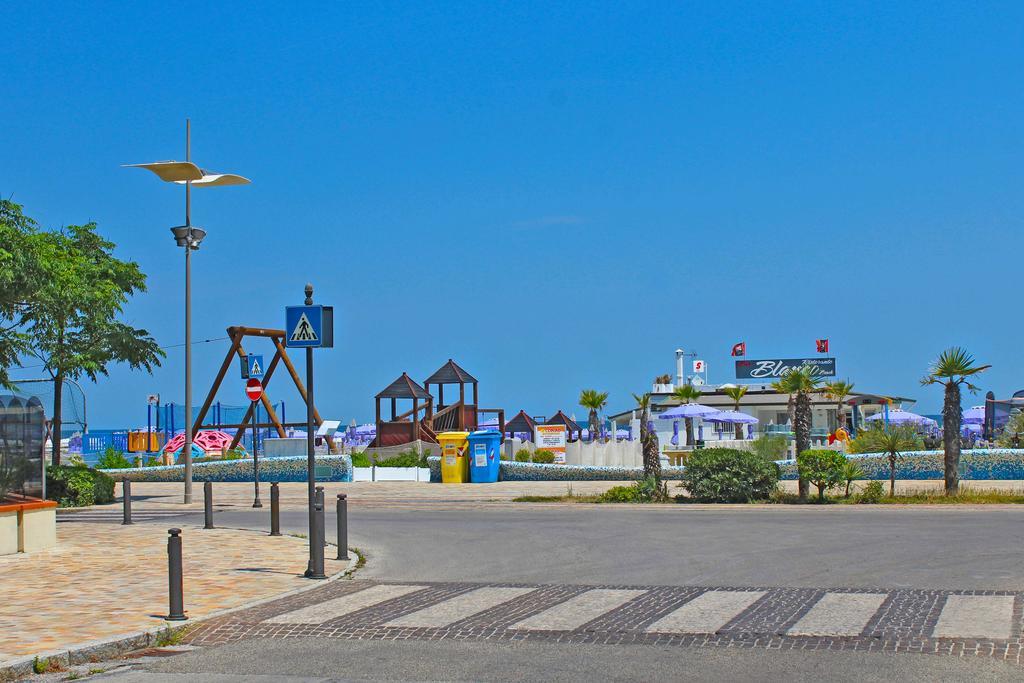 Hotel Bristol Misano Adriatico Εξωτερικό φωτογραφία