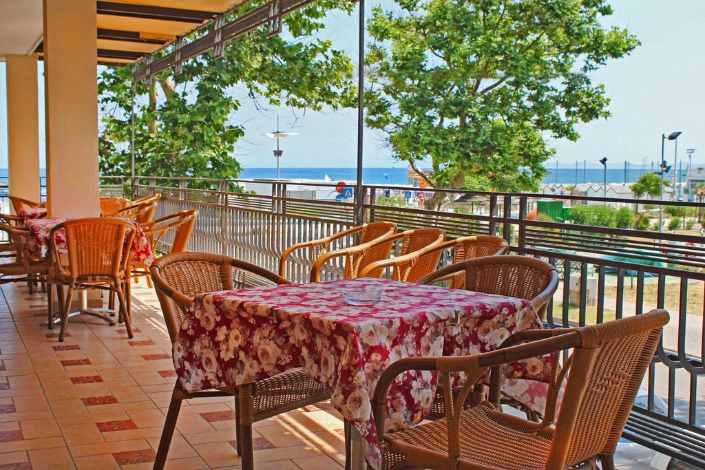 Hotel Bristol Misano Adriatico Εξωτερικό φωτογραφία