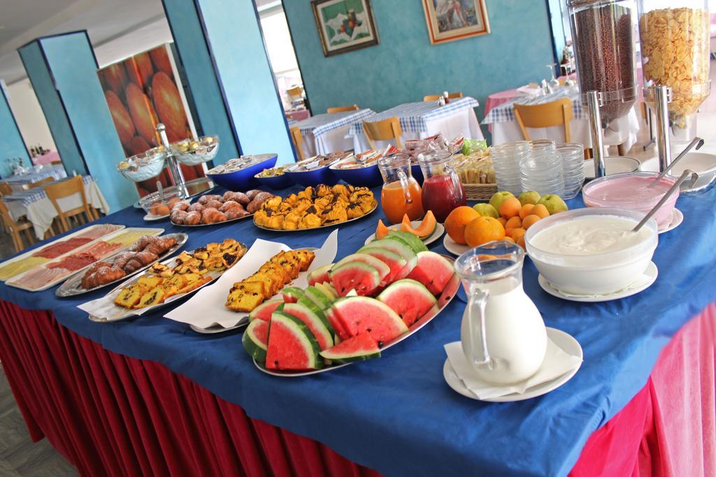 Hotel Bristol Misano Adriatico Εξωτερικό φωτογραφία